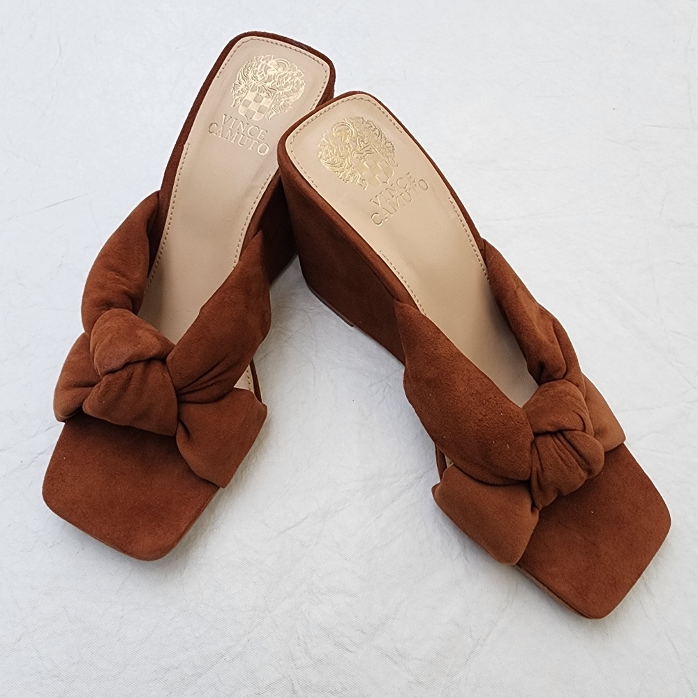 Vince Camuto Rennaya Wedge Sandal for Womens in Warm Caramel/Brown Size 8 - Picture 2 of 10